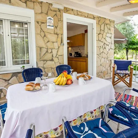 Holiday home Kiriakos *