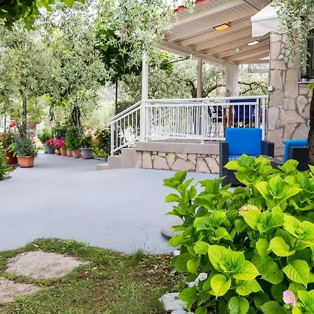 Дом отдыха Kiriakos *